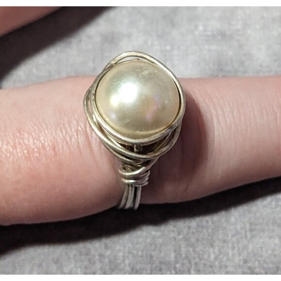 Elegant Glam Faux Pearl Wire Wrap Ring Size 9 - Picture 12 of 14